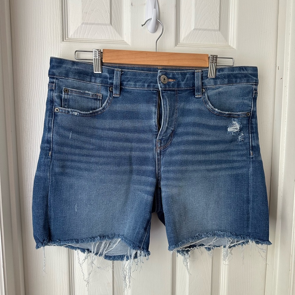AMERICAN EAGLE 🦅 DENIM SHORTS